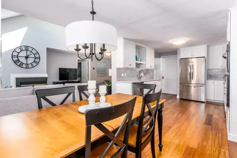 Dining - 21 Rolling Green Ln, Mashpee, MA 02649 photo 1 of 3