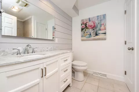 Bath - 21 Rolling Green Ln, Mashpee, MA 02649 photo 1 of 4