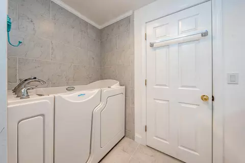 Bath - 21 Rolling Green Ln, Mashpee, MA 02649 photo 2 of 4