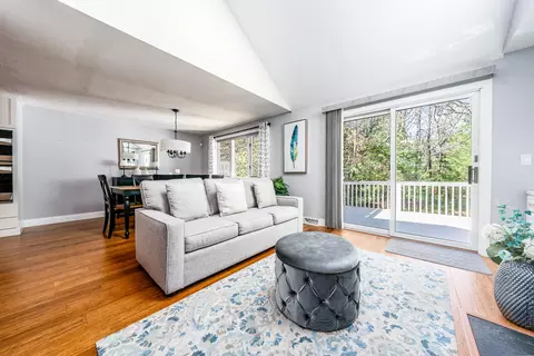 Living - 21 Rolling Green Ln, Mashpee, MA 02649 photo 1 of 5