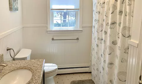 Bath - 20 Priscilla Cir, Eastham, MA 02642 photo 7 of 8