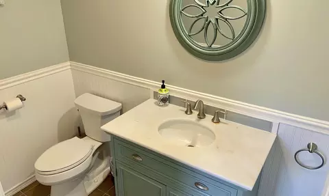 Bath - 20 Priscilla Cir, Eastham, MA 02642 photo 1 of 8