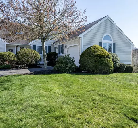 1 Ironwood Path, Mashpee, MA 02649