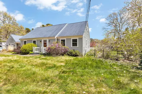 273 Bishops Ter, Hyannis, MA 02601