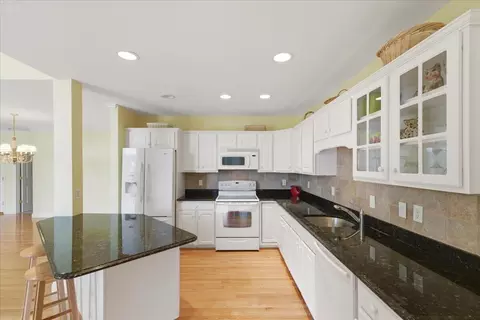 3 Periwinkle Ct UNIT 3, Buzzards Bay, MA 02532 photo 13
