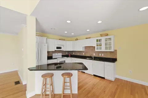 3 Periwinkle Ct UNIT 3, Buzzards Bay, MA 02532 photo 14
