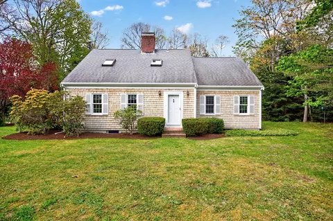 10 Hathorne Ln, Orleans, MA 02653