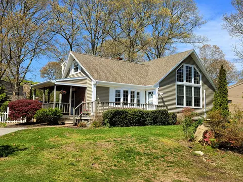 16 Pine Hollow Rd, East Falmouth, MA 02536