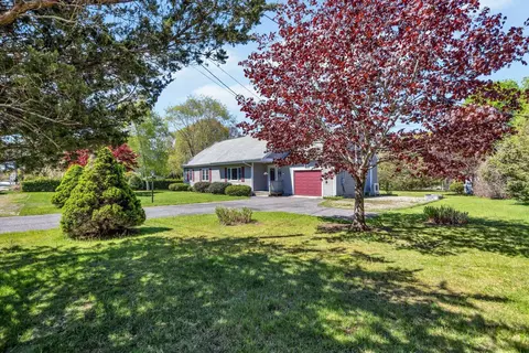 33 Thatchers Ln, Teaticket, MA 02536