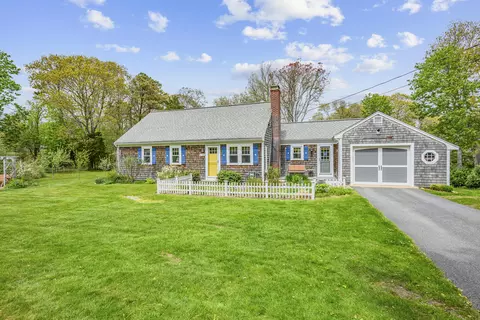 24 Acorn Dr, West Barnstable, MA 02668