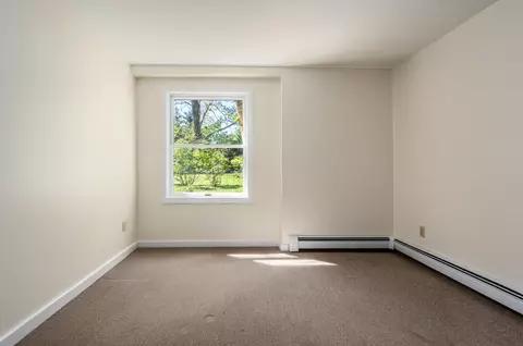 Bedroom - 2926 Main St, Brewster, MA 02631 photo 4 of 6