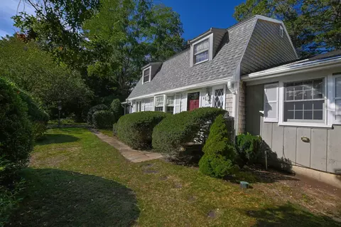 9 Faunce Mountain Rd, Sandwich, MA 02563