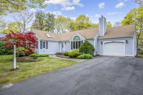 100 Statice Ln, Hyannis, MA 02601