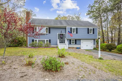 5 Kaycees Way, West Yarmouth, MA 02673