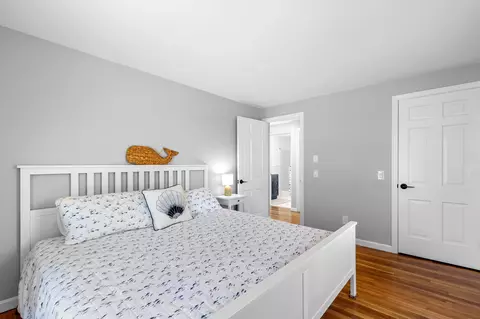 Bedroom - 1295 Massasoit Rd, Eastham, MA 02642 photo 4 of 6