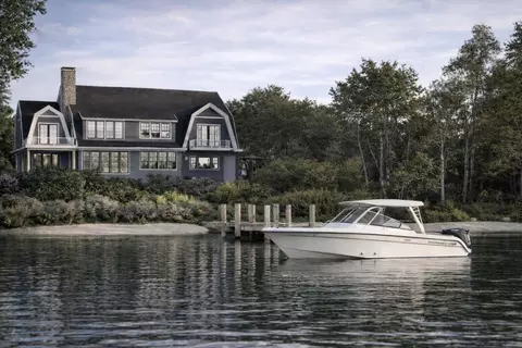 389 Monomoscoy Rd, Mashpee, MA 02649