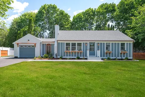 16 Carolyn Ln, East Falmouth, MA 02536