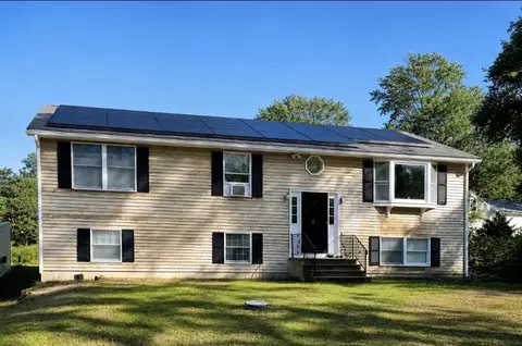 12 Frost Ln, Hyannis, MA 02601
