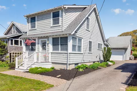 52 Circuit Ave, Pocasset, MA 02559