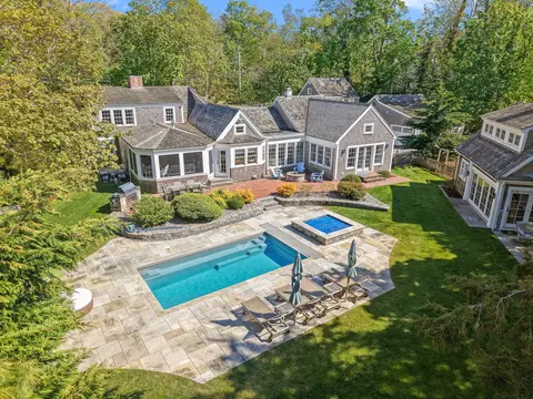858 Main St, Dennis, MA 02638