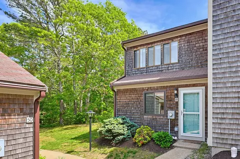 49 Round House Rd, Bourne, MA 02532