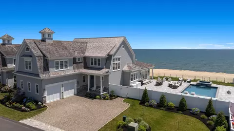 50 Coastline Dr, Mashpee, MA 02649