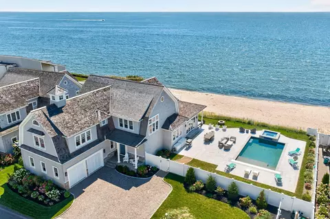 50 Coastline Dr, Mashpee, MA 02649