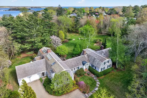 14 Vine St, Marion, MA 02738