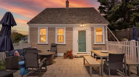 15 Carver St UNIT 1, Provincetown, MA 02657