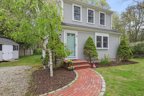 5 Deerfield Rd, Mashpee, MA 02649 photo 2