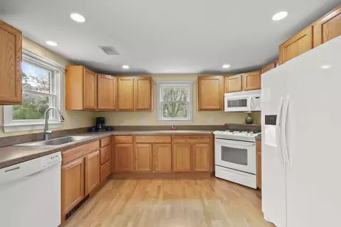 5 Deerfield Rd, Mashpee, MA 02649 photo 8