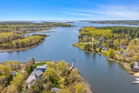 7 Blackhall Ct, Marion, MA 02738