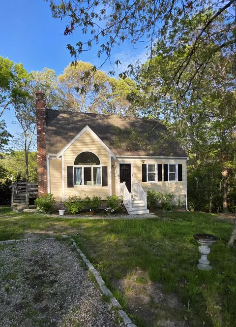 171 Wheeler Rd, Mashpee, MA 02649