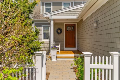 20 Lanyard Way UNIT 20, Mashpee, MA 02649