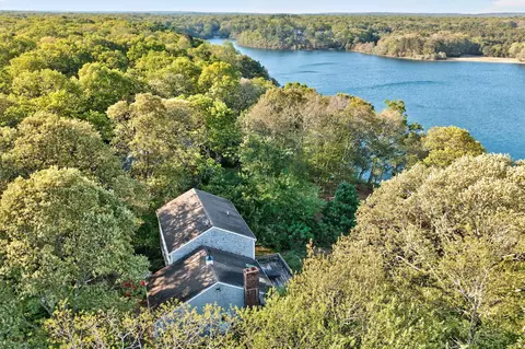 45 Eastview Ter, Marstons Mills, MA 02648