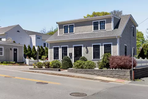 48 Bradford St, Provincetown, MA 02657