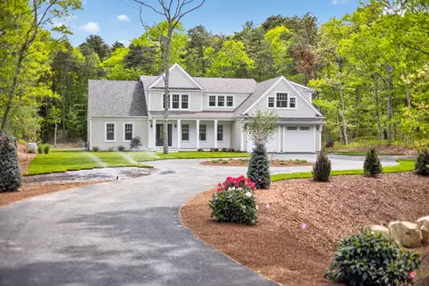 153 Oakmont Dr, Cummaquid, MA 02630