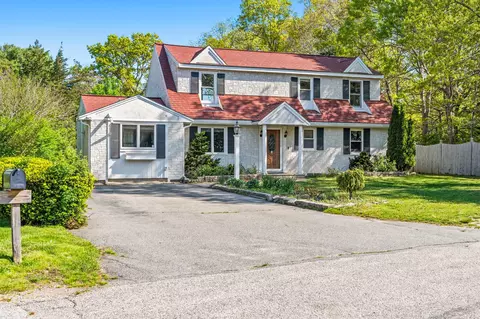 9 E Harbor Cir, Teaticket, MA 02536