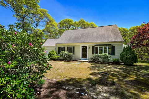 20 Old Kenyon Rd, East Falmouth, MA 02536