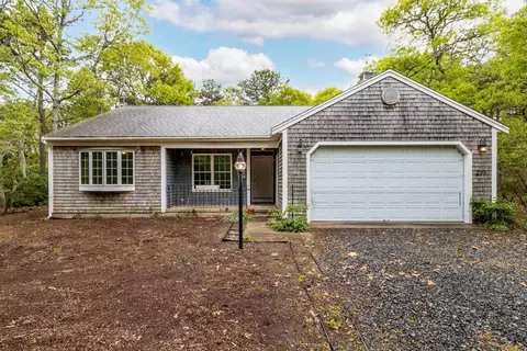 210 Pine Bluff Rd, Brewster, MA 02631