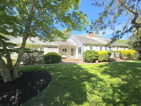49 Quivet Dr, East Dennis, MA 02641