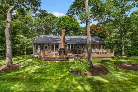 126 Ambleside Dr, Falmouth, MA 02540