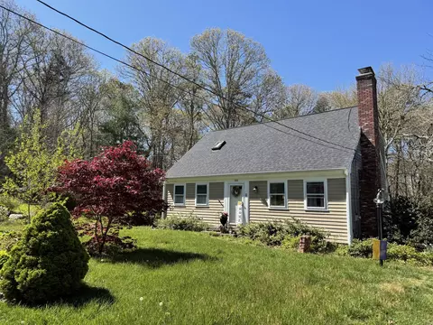 3 Willett Cir, Cataumet, MA 02534