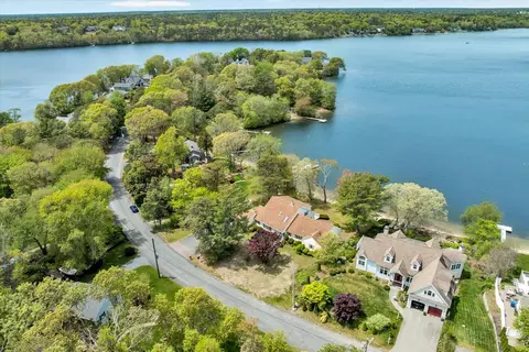 9 Eagle Hill Dr, Plymouth, MA 02360