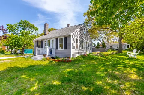 26 Wilson Ave, Buzzards Bay, MA 02532
