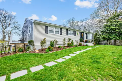 75 Meadowbrook Rd, West Yarmouth, MA 02673