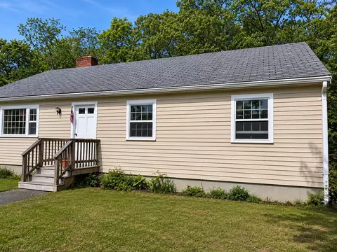 39 Indian Trl, Centerville, MA 02632