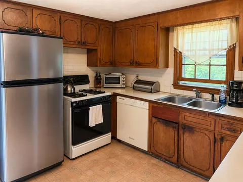 Kitchen - 39 Indian Trl, Centerville, MA 02632 photo 2 of 2