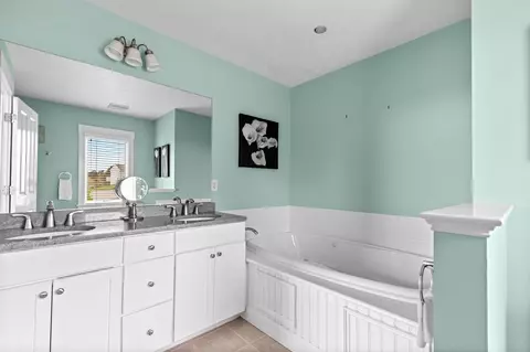 Bath - 2 Beach Plum Lane U E Ln #E, Bourne, MA 02532 photo 1 of 3