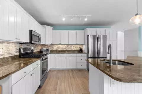 Kitchen - 2 Beach Plum Lane U E Ln #E, Bourne, MA 02532 photo 2 of 3